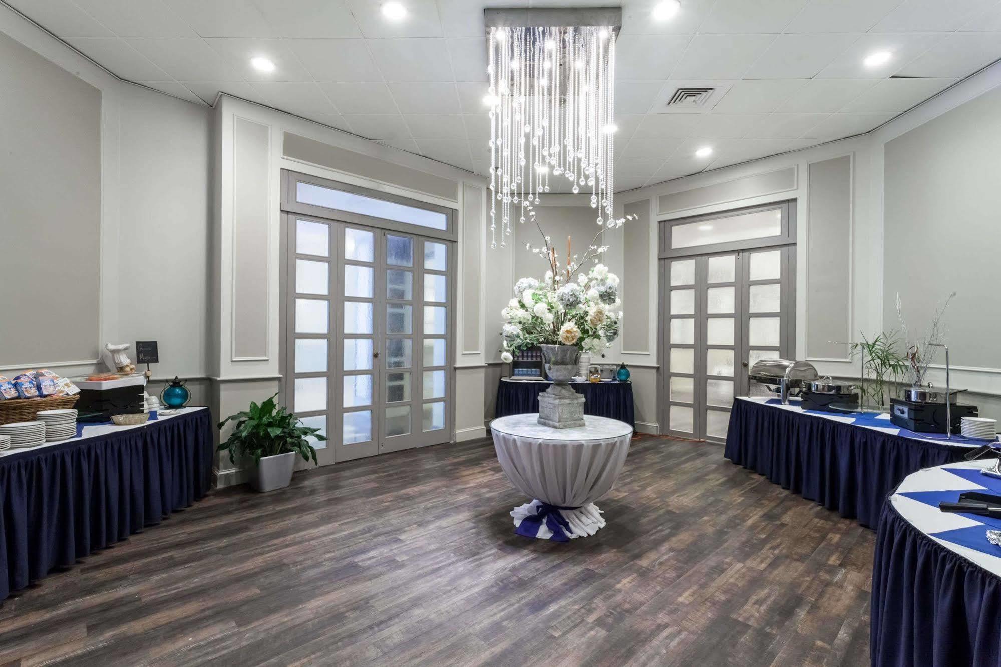 Wyndham Southbury Hotel Exterior foto