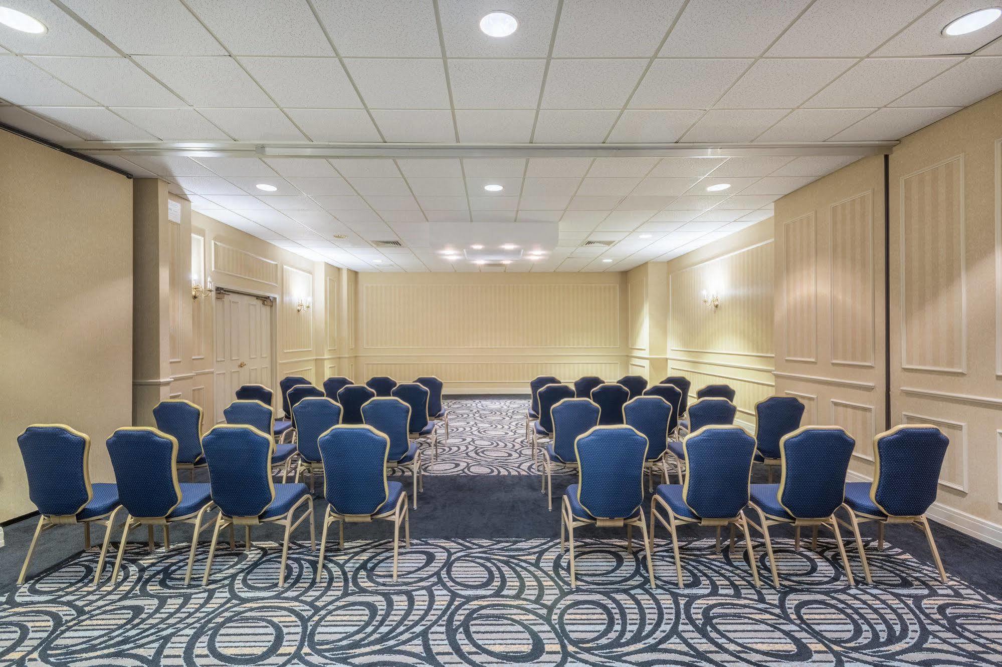Wyndham Southbury Hotel Exterior foto